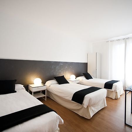 Super Balmes Guest House Barcelona Exterior photo