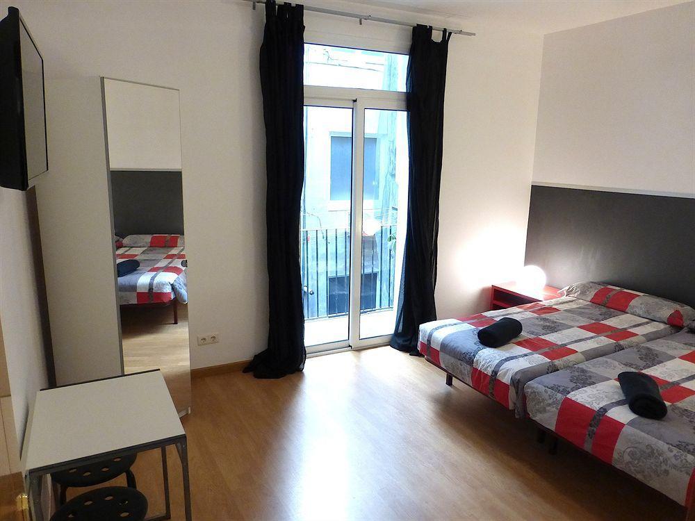 Super Balmes Guest House Barcelona Exterior photo