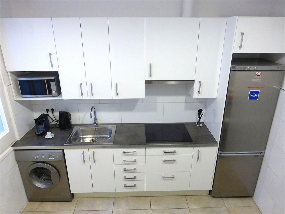 Super Balmes Guest House Barcelona Exterior photo