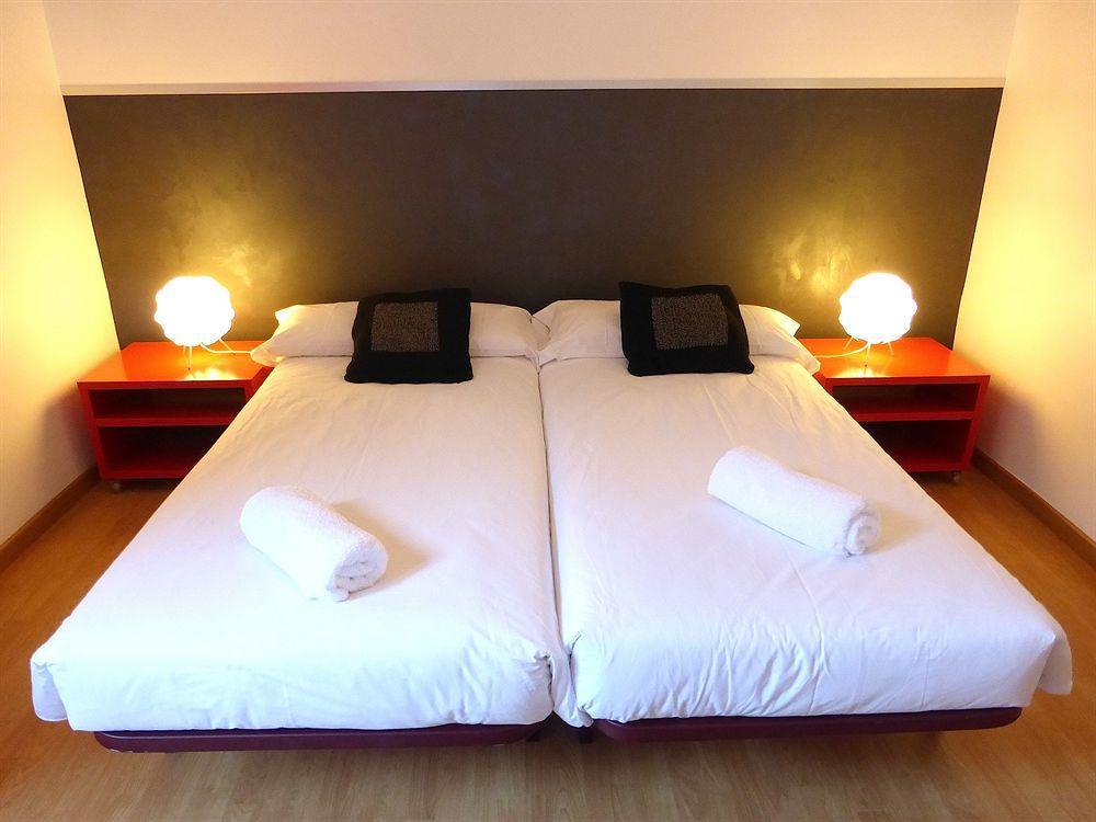 Super Balmes Guest House Barcelona Exterior photo