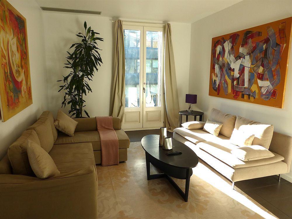 Super Balmes Guest House Barcelona Exterior photo