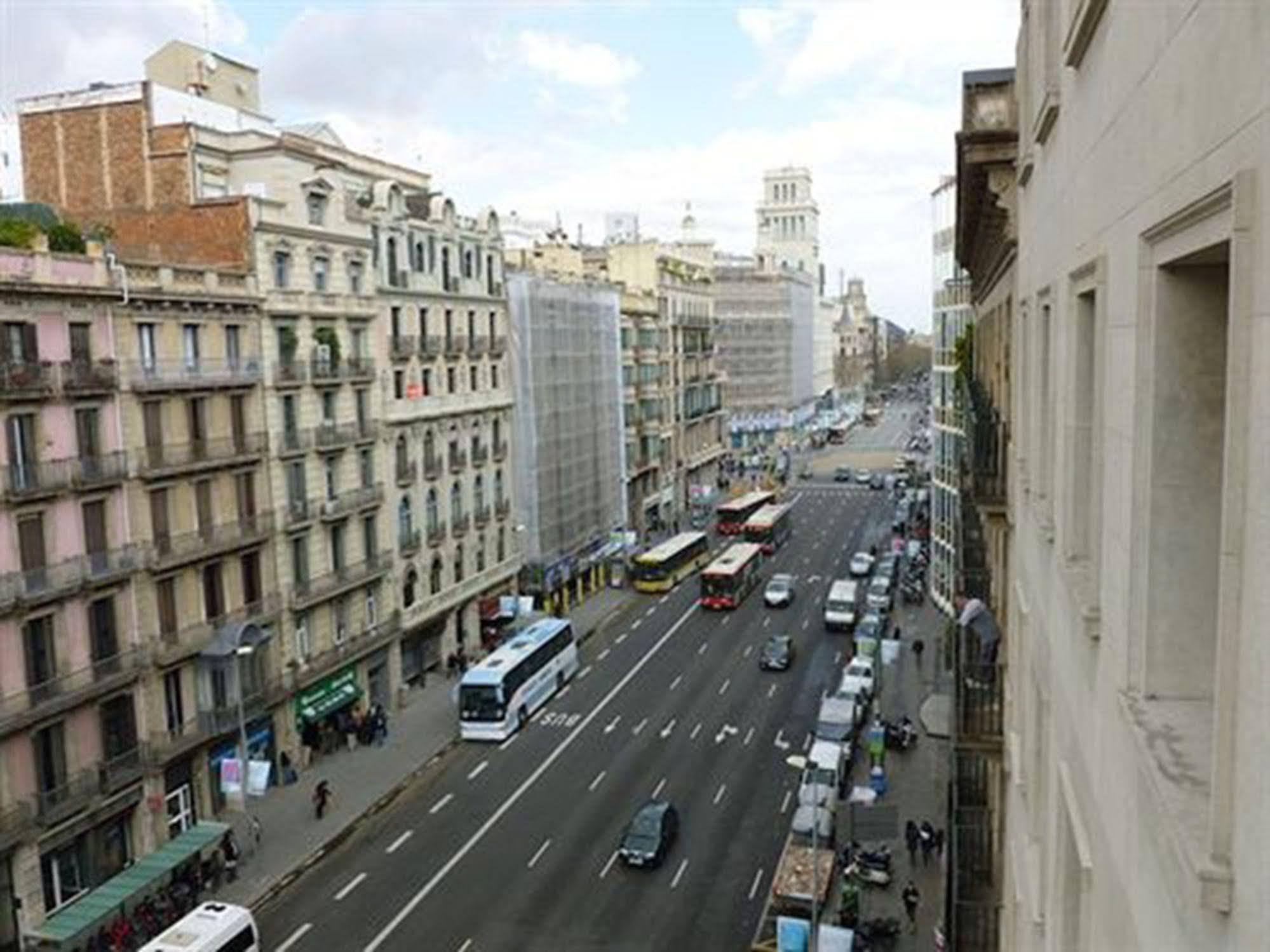 Super Balmes Guest House Barcelona Exterior photo