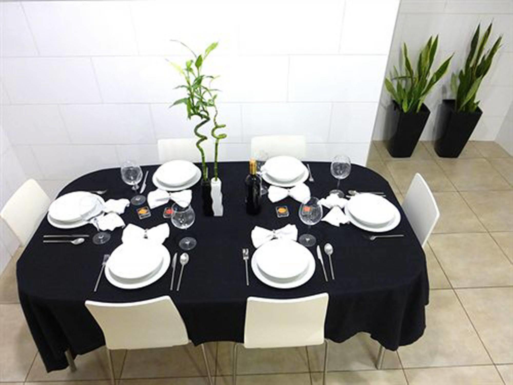 Super Balmes Guest House Barcelona Exterior photo