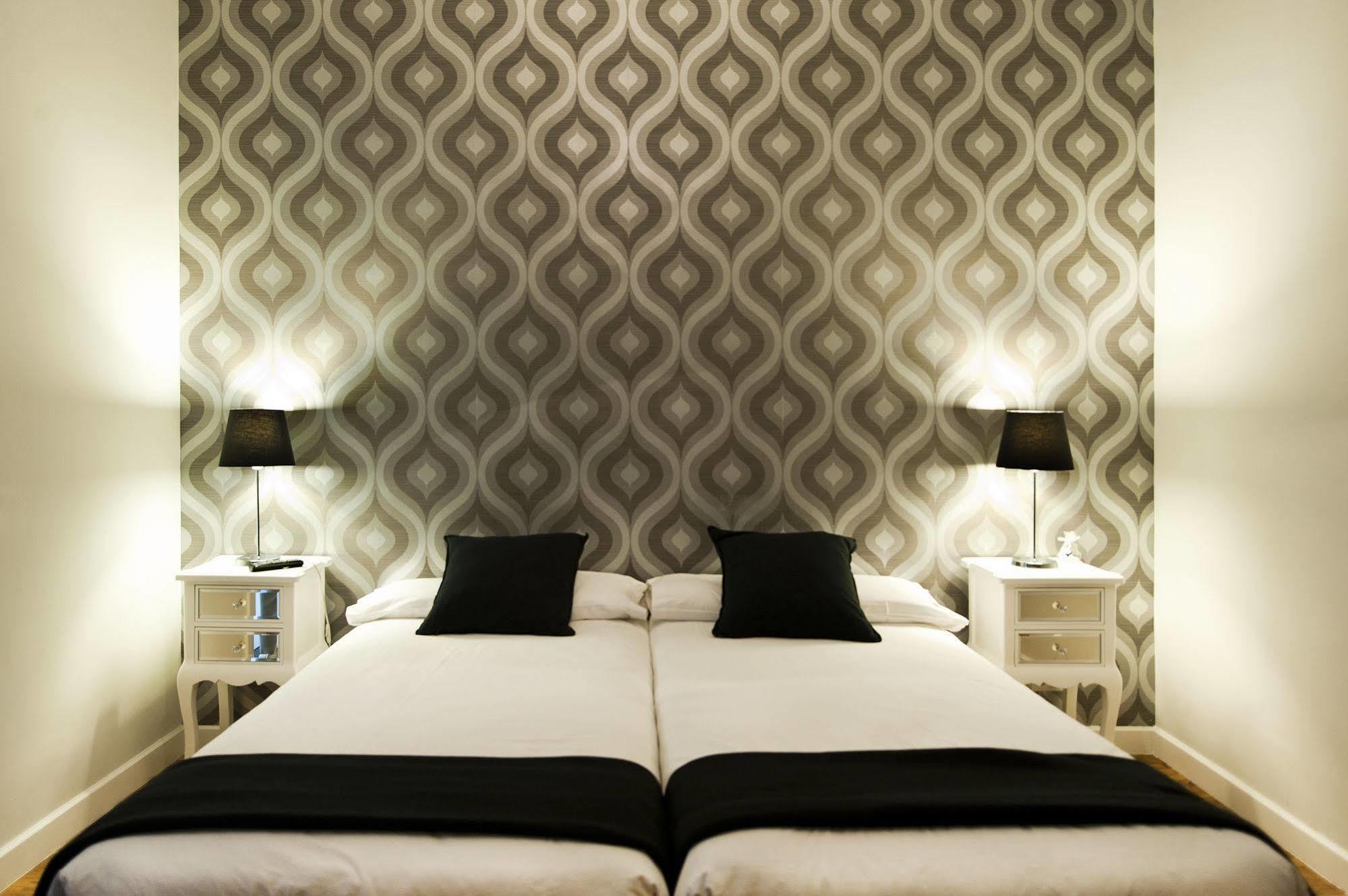 Super Balmes Guest House Barcelona Exterior photo