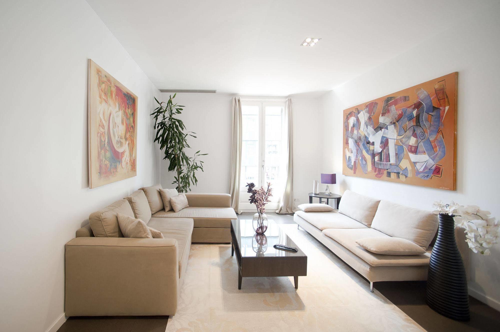 Super Balmes Guest House Barcelona Exterior photo