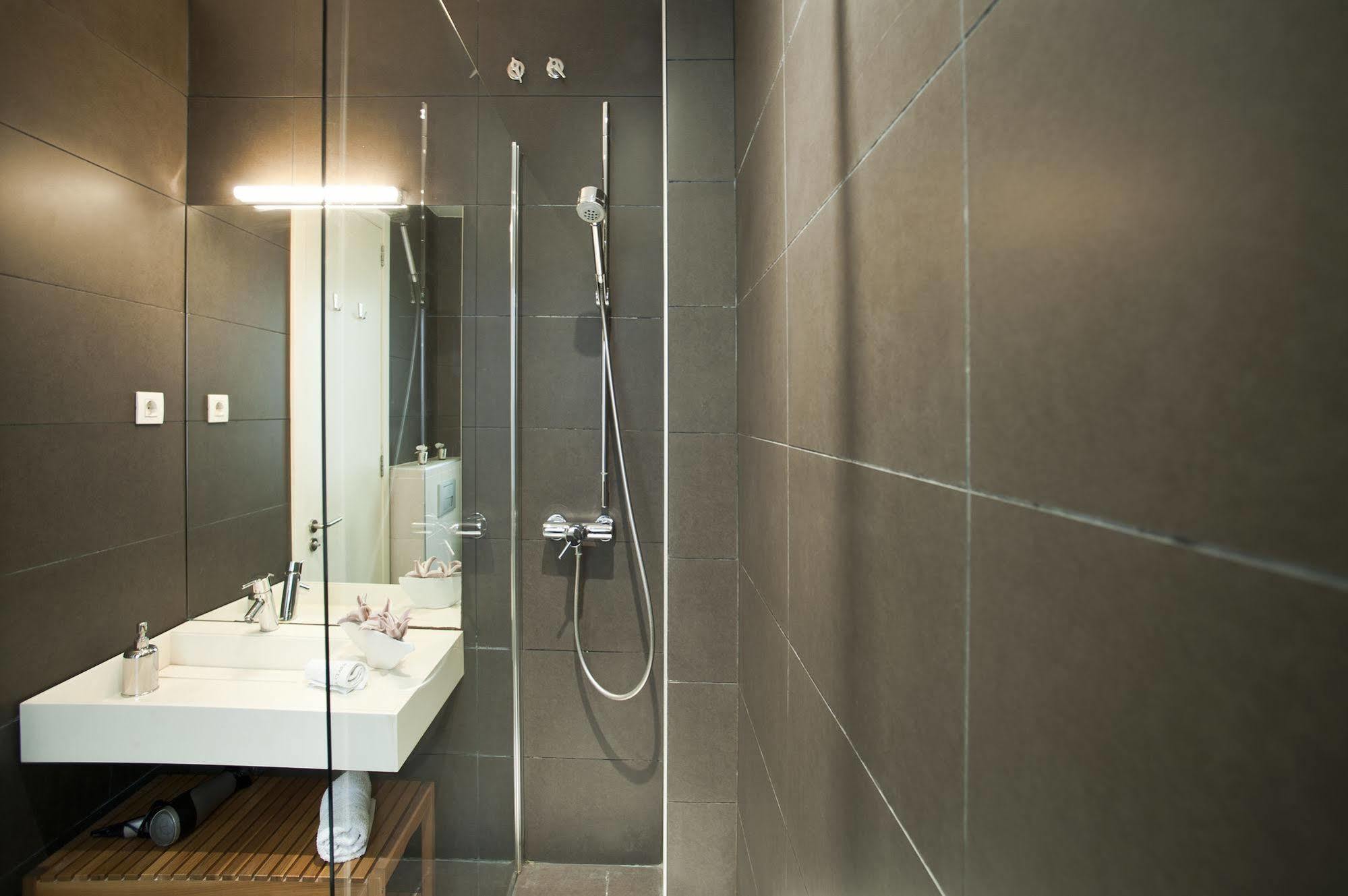 Super Balmes Guest House Barcelona Exterior photo
